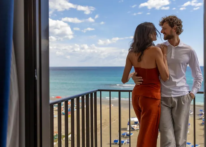 戴安娜大酒店 迪亚诺马里纳