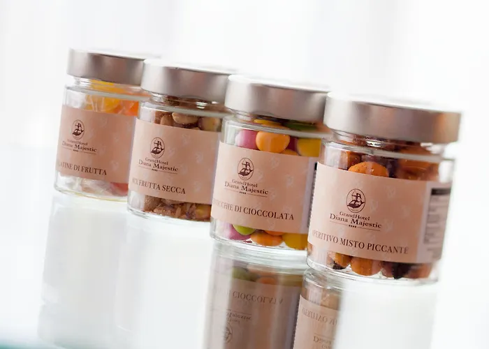 戴安娜大酒店 4* 迪亚诺马里纳