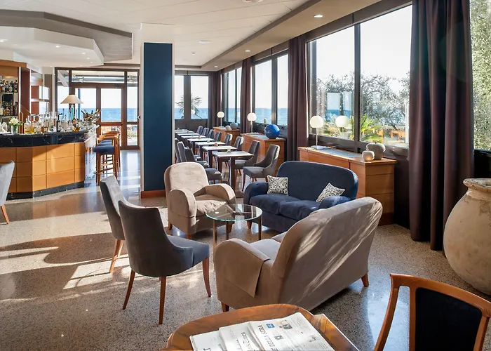 戴安娜大酒店 迪亚诺马里纳