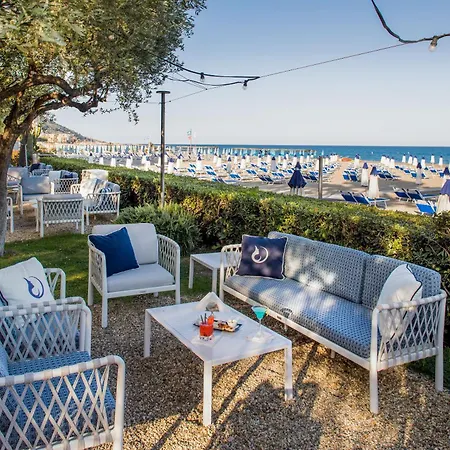 Ξενοδοχείο Grand Diana Majestic 4*