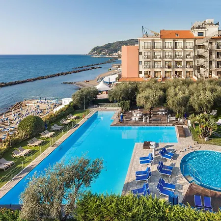 Hotel Grand Diana Majestic