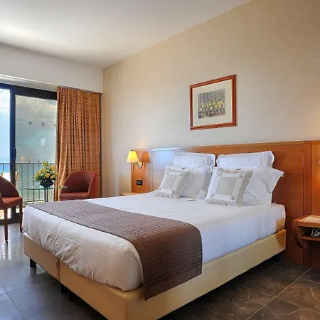 فندق جراند ديانا ماجستيك دْيانو مارينا